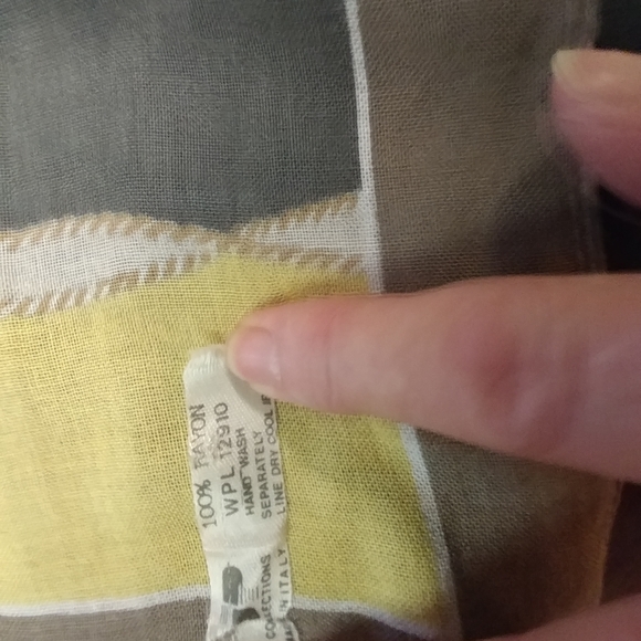 JP Collection Scarf - Picture 5 of 5